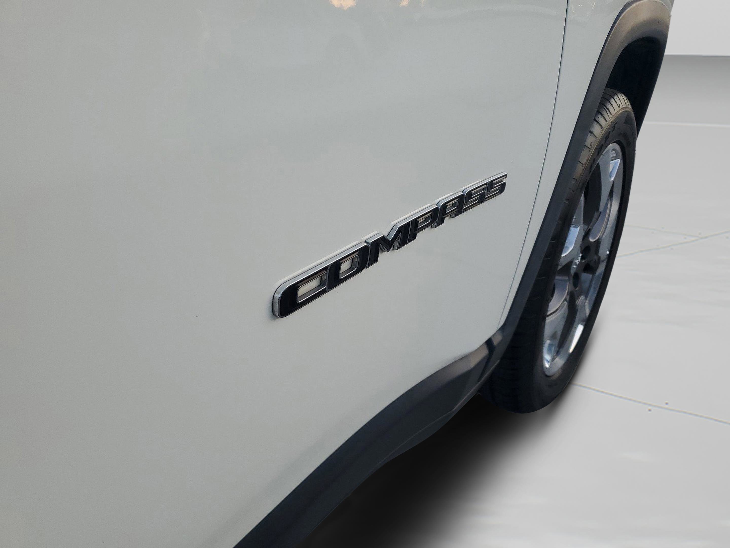 Certified 2019 Jeep Compass Limited image 27