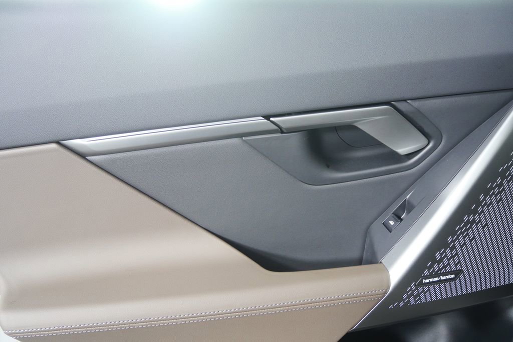 Used 2025 BMW 530i 530i image 11