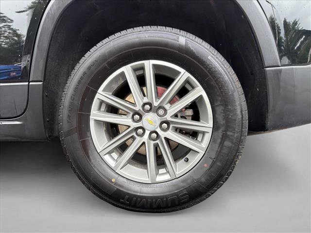 Used 2023 Chevrolet Traverse LT w/ LPO, 'HIT The Road' Package AWD/4WD image 9