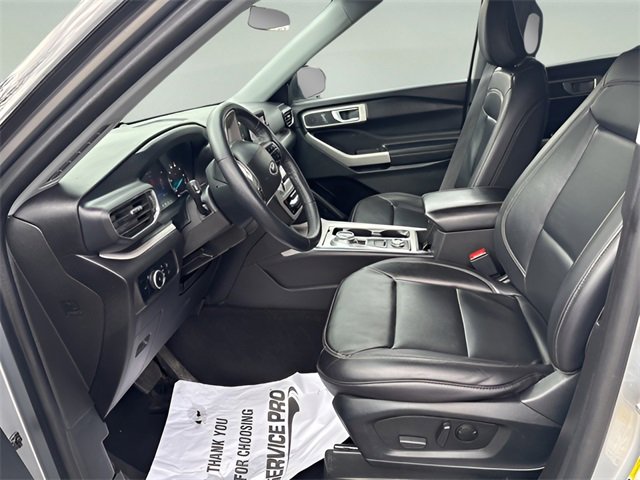 Used 2023 Ford Explorer XLT image 7