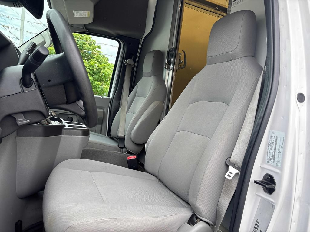 Used 2022 Ford E-450 and Econoline 450 Super Duty RWD image 12