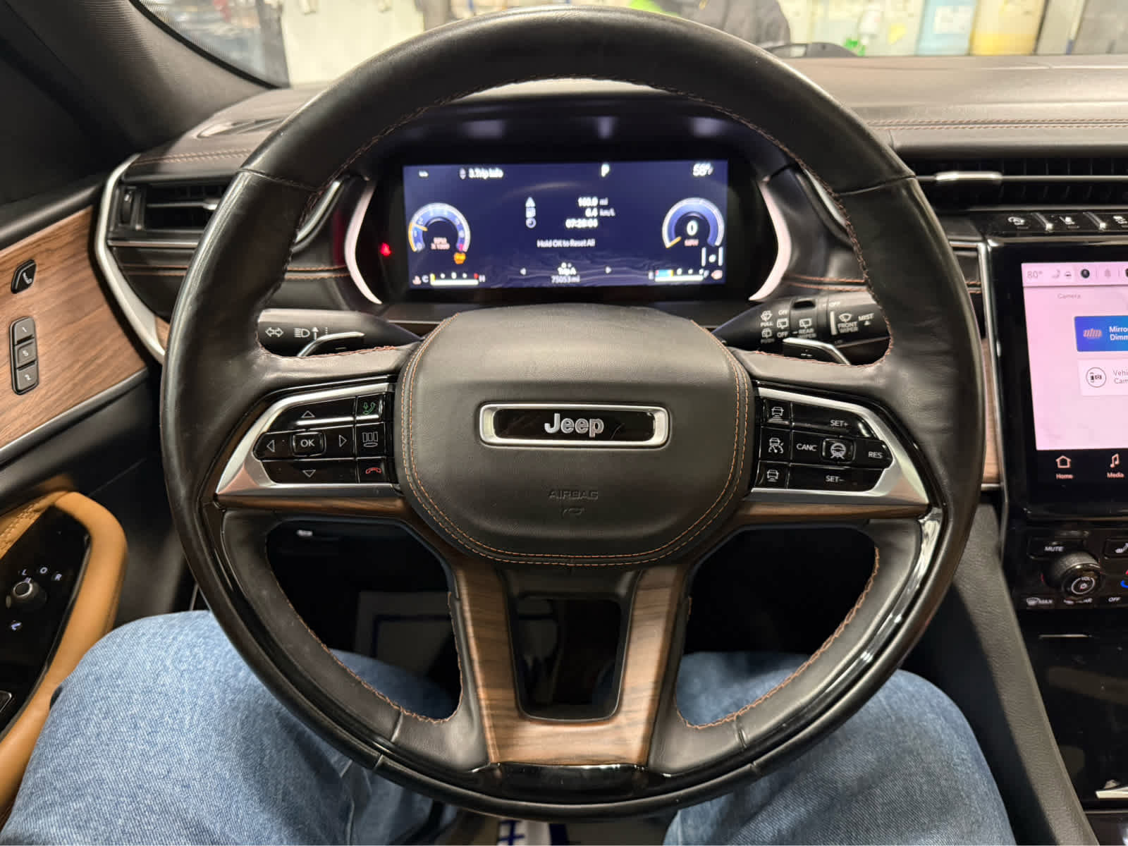 Used 2021 Jeep Grand Cherokee L Summit w/ Luxury Tech Group V image 13