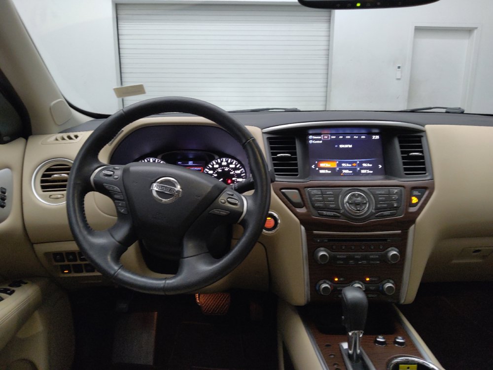 Used 2019 Nissan Pathfinder Platinum FWD image 22