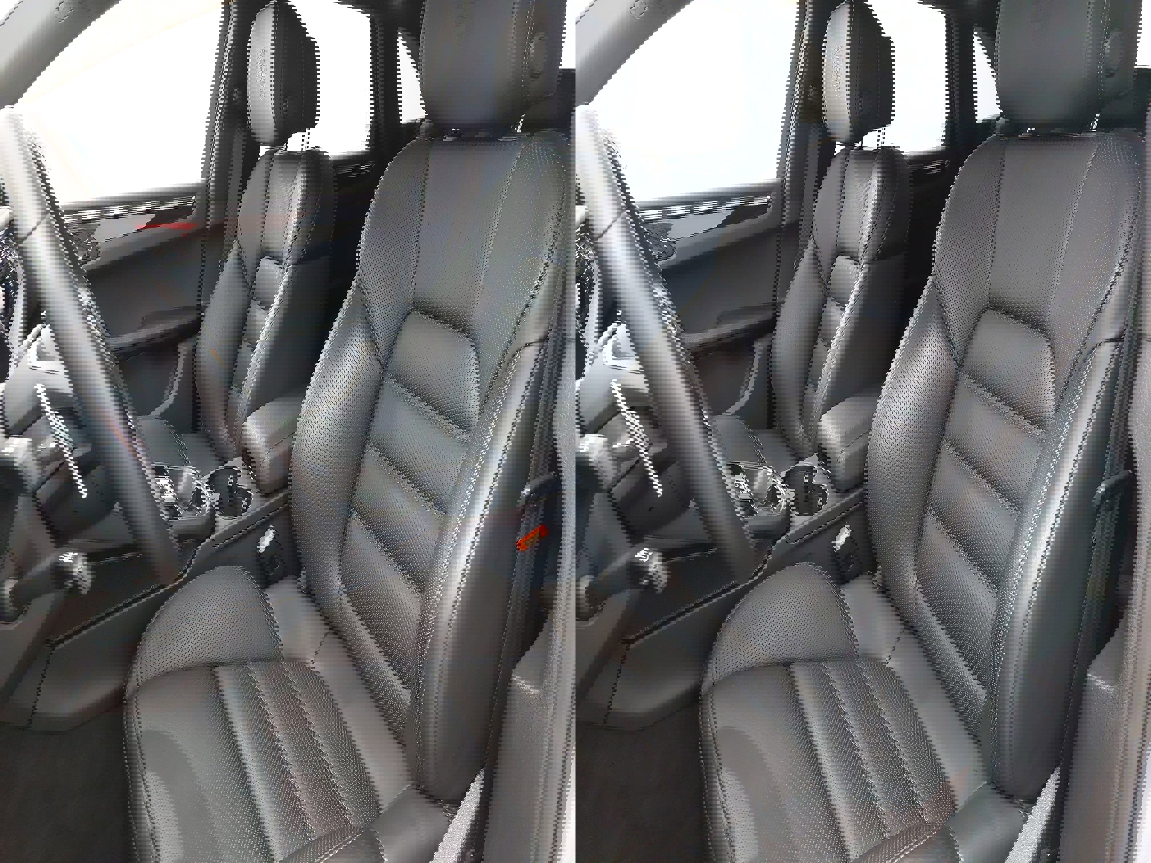 Certified 2025 Porsche Macan image 17