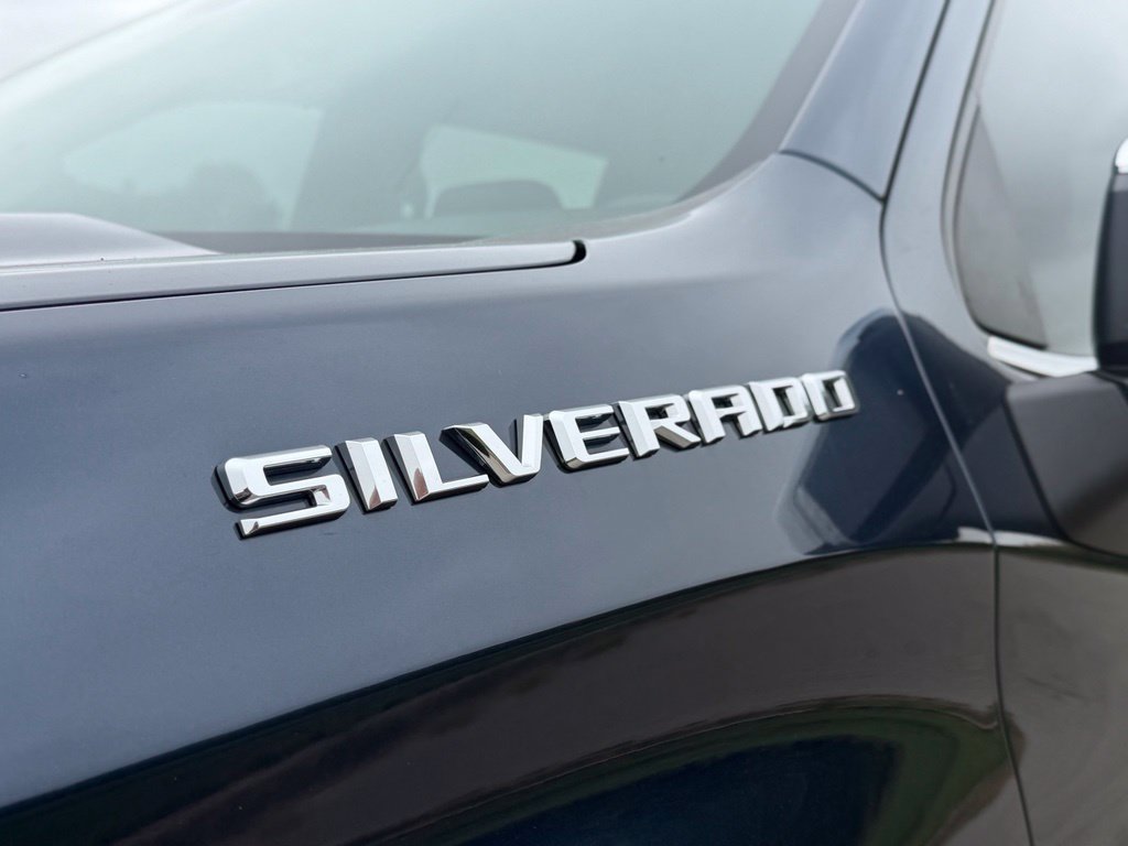 Used 2021 Chevrolet Silverado 1500 LTZ w/ LTZ Premium Package AWD/4WD image 14