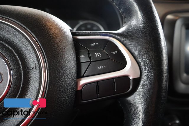 Used 2020 Jeep Renegade Latitude w/ Cold Weather Group FWD image 16