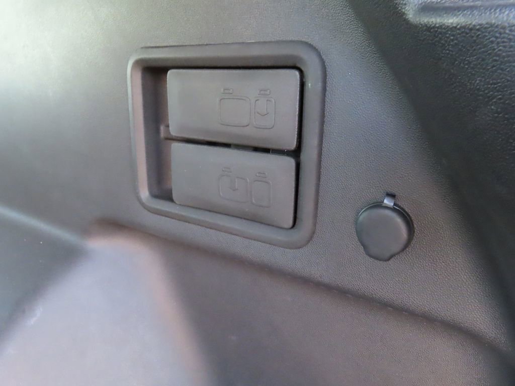 Used 2024 Chevrolet Equinox LT image 44