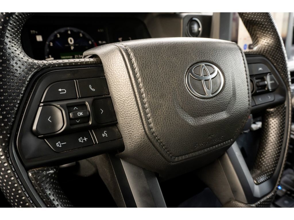 Used 2025 Toyota Tacoma SR5 image 28