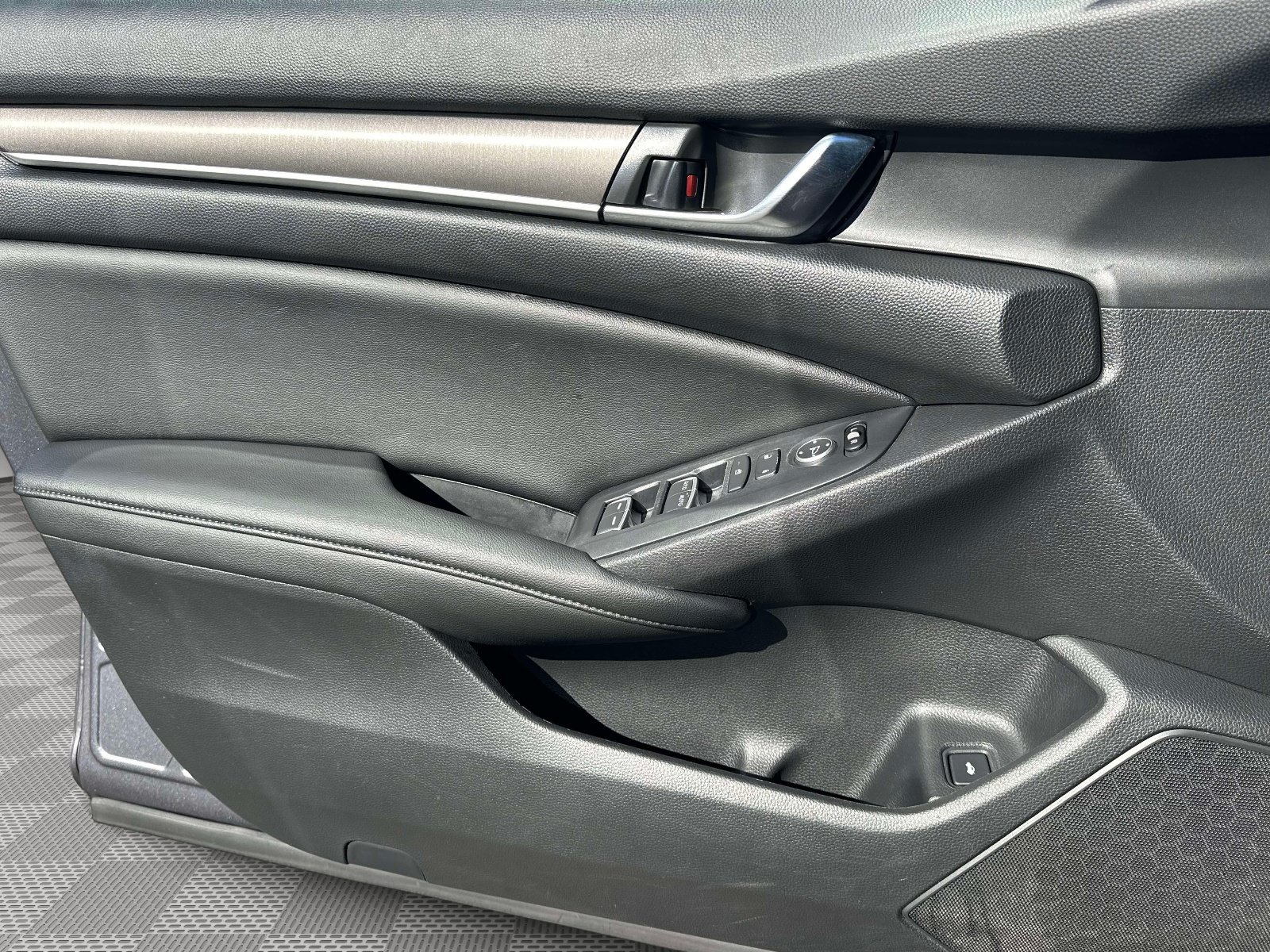 Used 2020 Honda Accord LX image 18