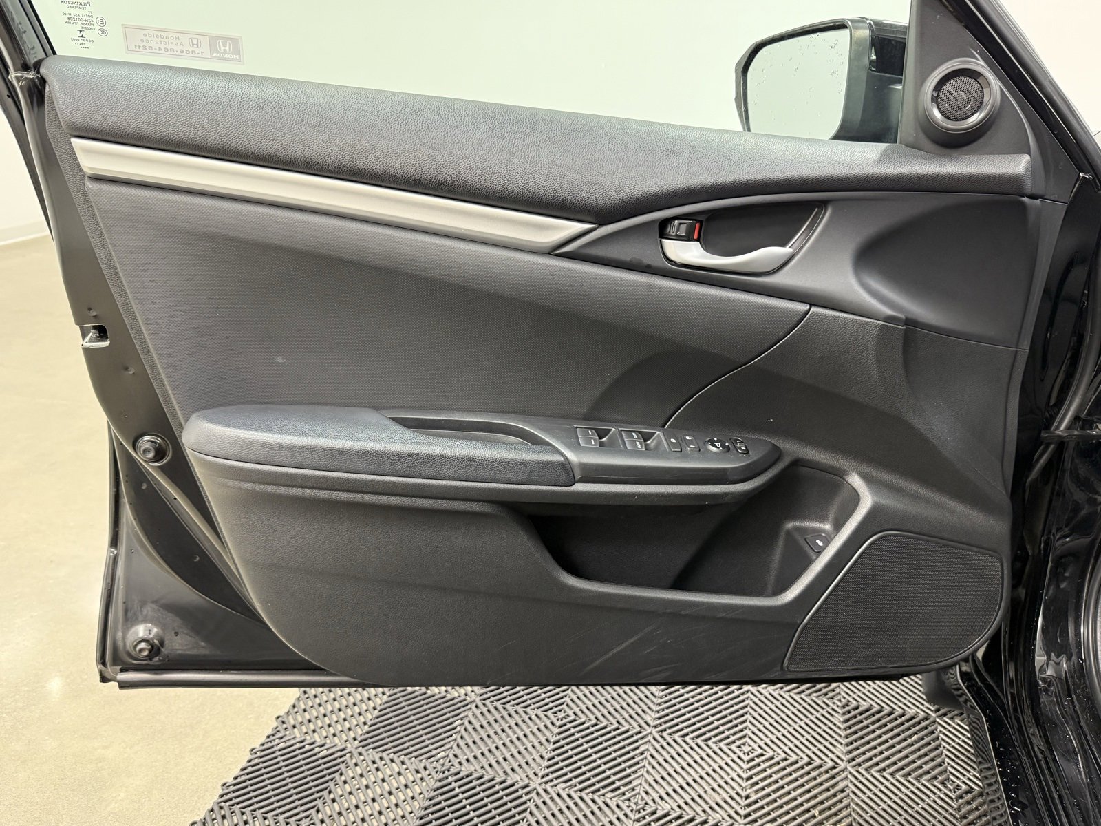 Used 2020 Honda Civic Sport image 10