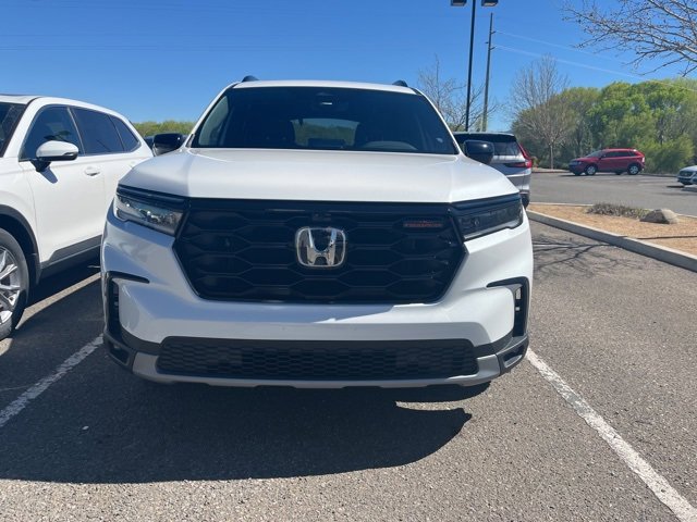 Certified 2025 Honda Pilot TrailSport image 2