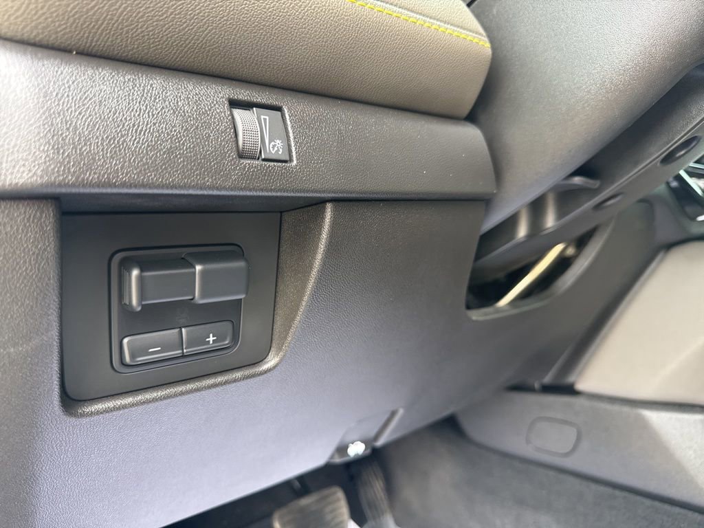 Used 2025 Chevrolet Colorado ZR2 w/ Technology Package image 19