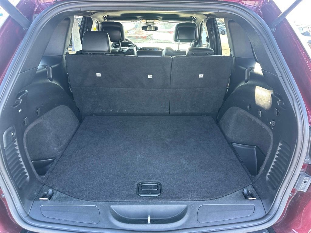 Used 2018 Jeep Grand Cherokee Altitude AWD/4WD image 8