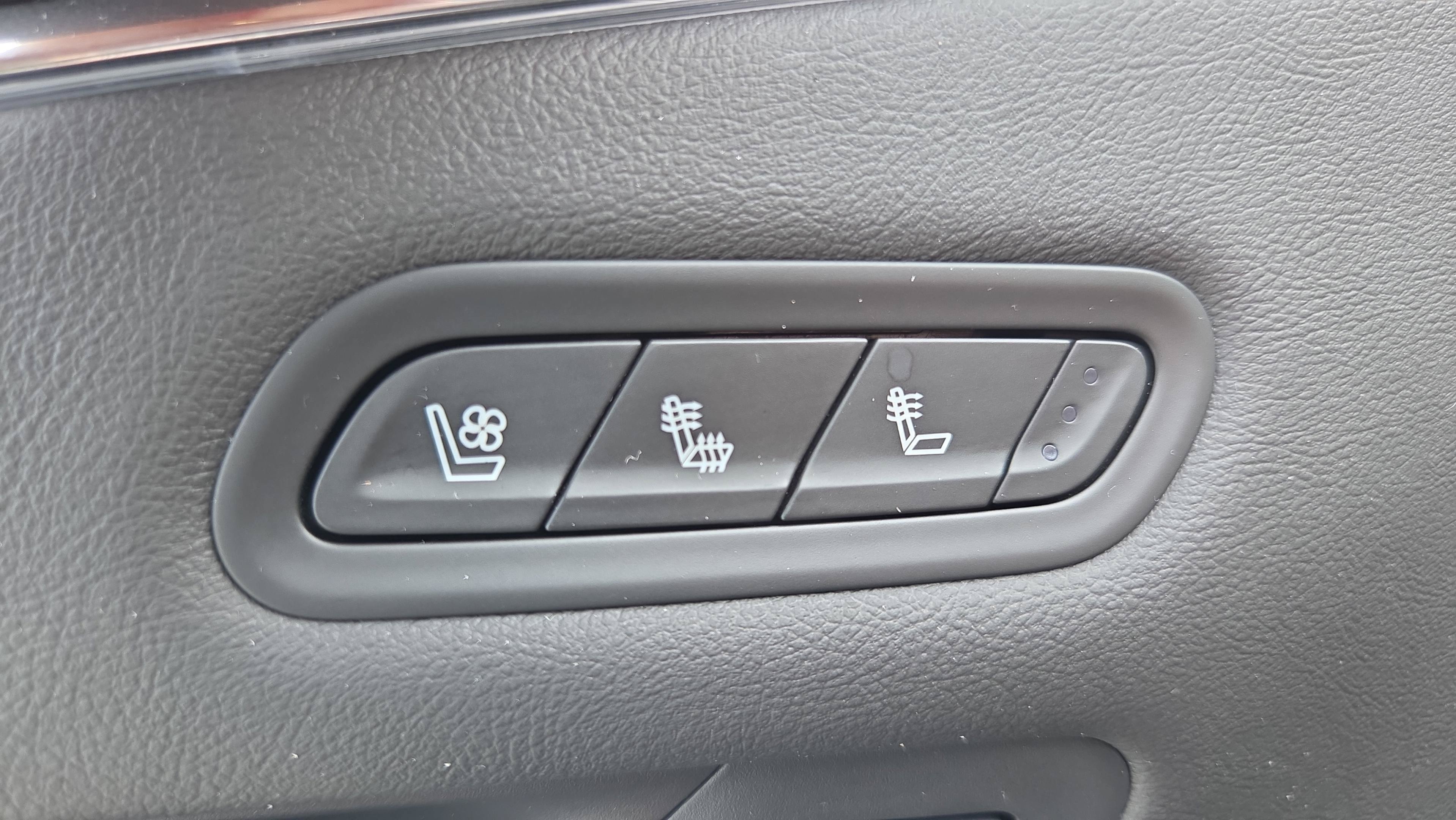 Certified 2024 Cadillac Escalade Sport RWD image 29