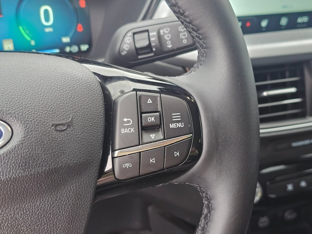 Certified 2025 Ford Escape Platinum AWD/4WD image 24