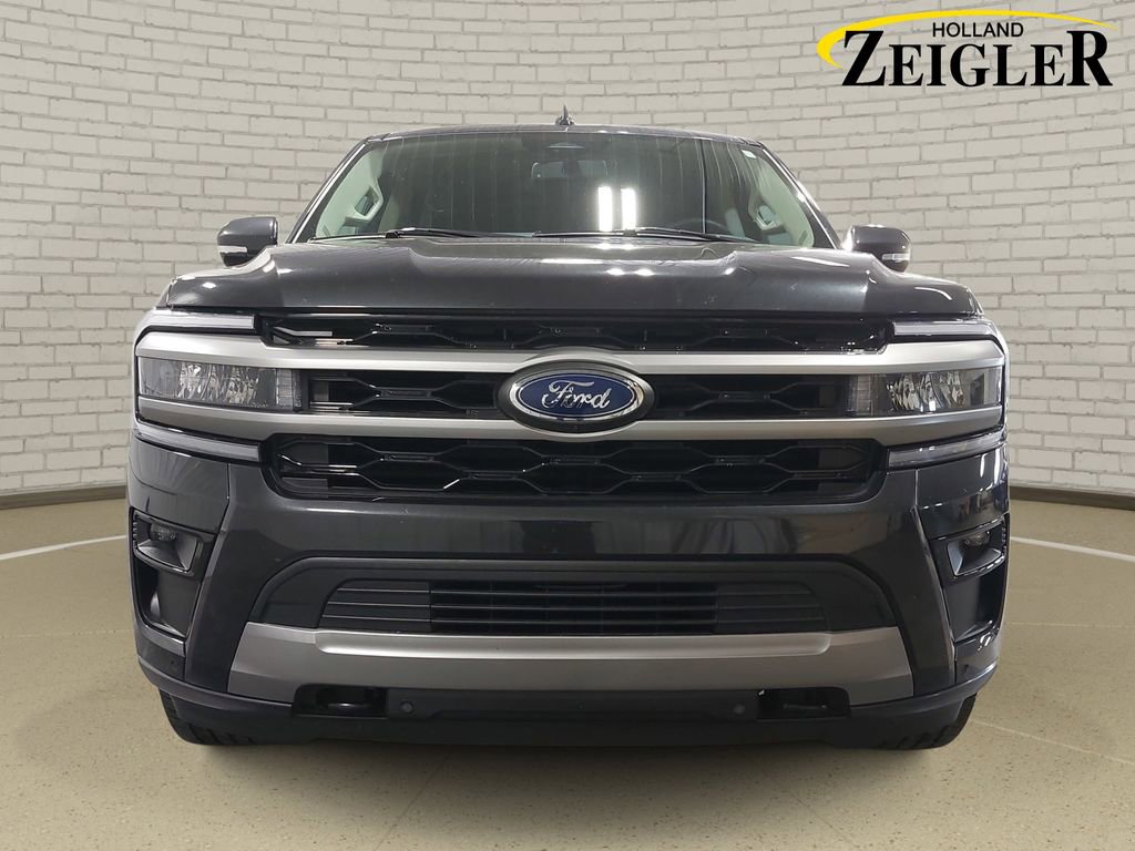 Used 2024 Ford Expedition XLT AWD/4WD image 2
