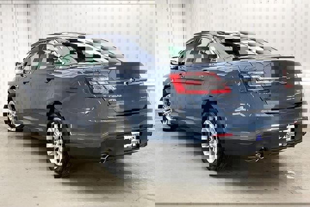 Used 2019 Ford Taurus SEL image 11