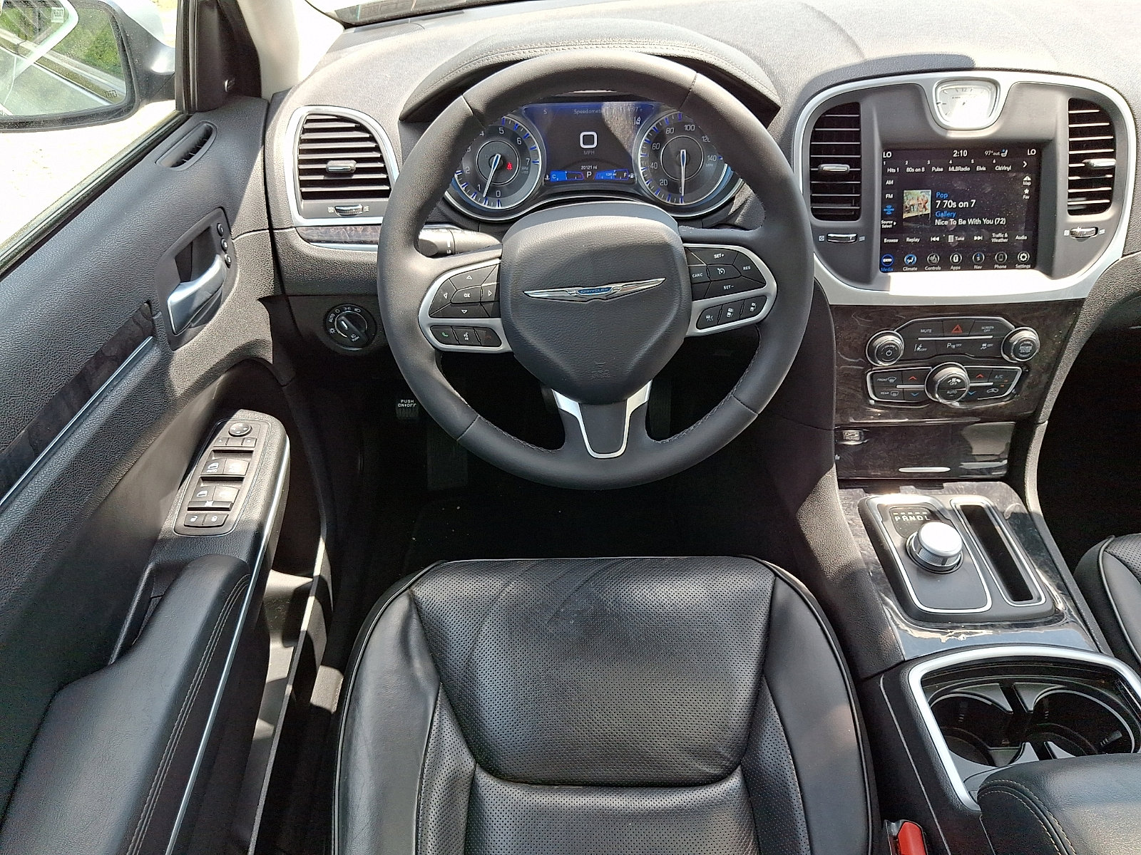 Used 2023 Chrysler 300 Touring L w/ Popular Equipment Group AWD/4WD image 11
