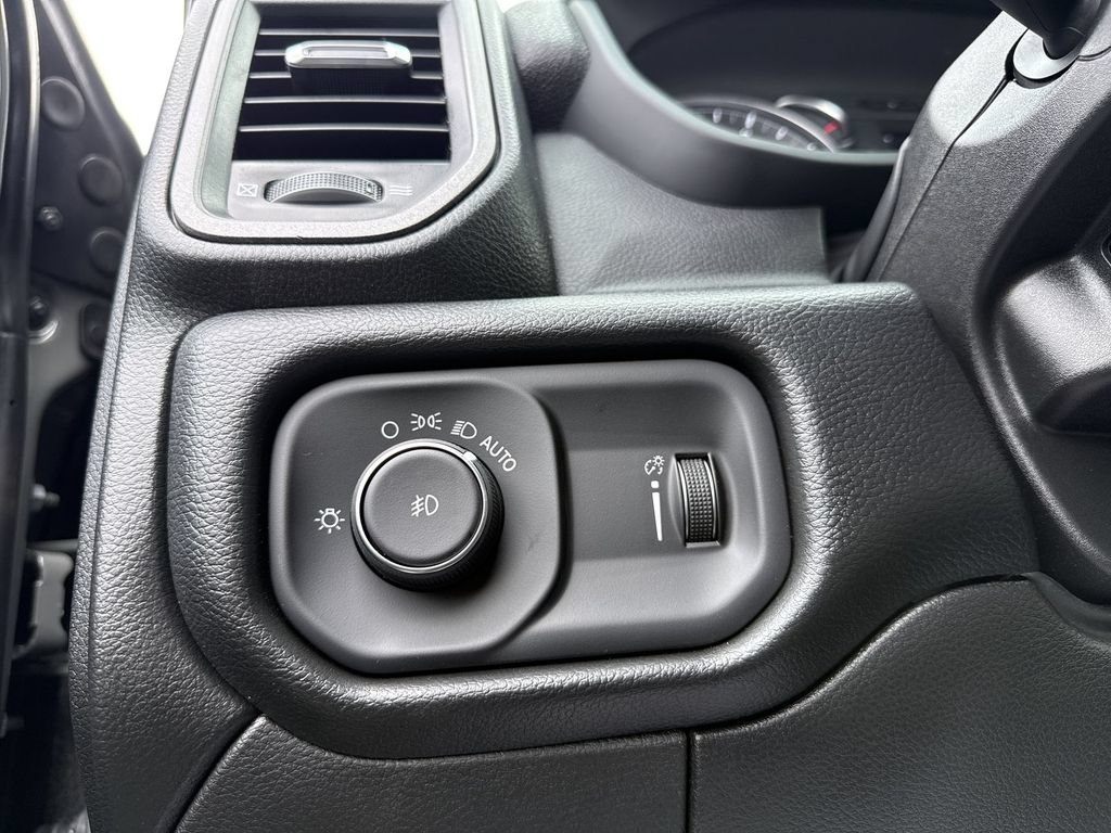 New 2026 RAM 3500 Tradesman AWD/4WD image 32