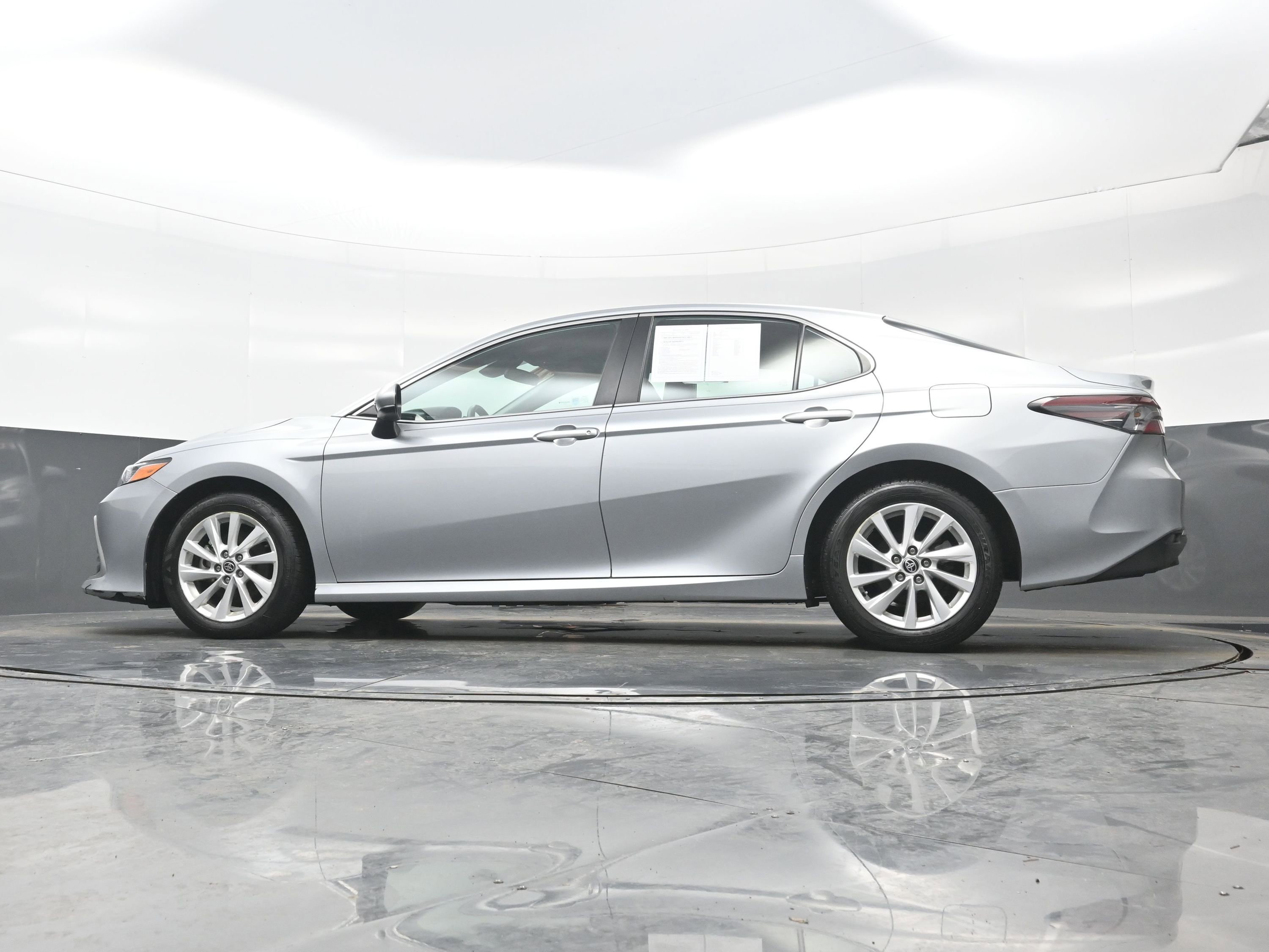 Used 2024 Toyota Camry LE image 28