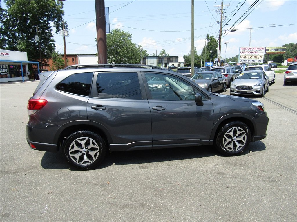 Used 2021 Subaru Forester Premium AWD/4WD image 8