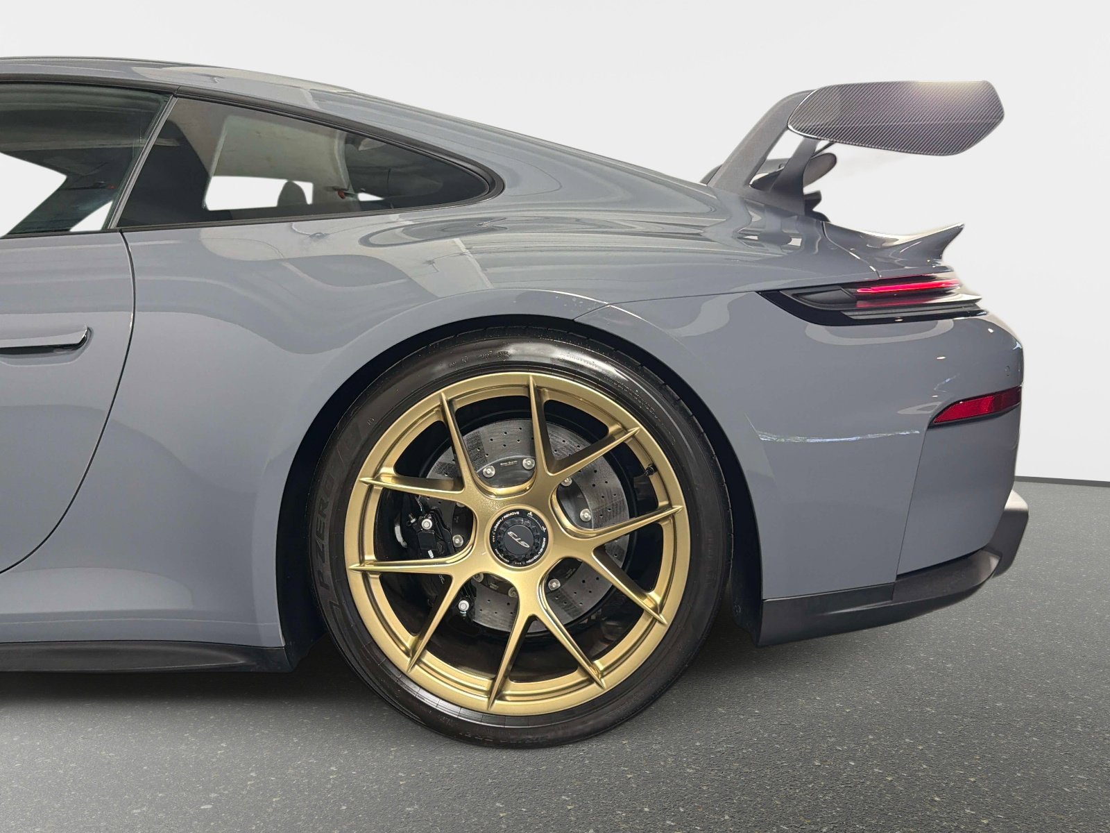 Used 2026 Porsche 911 GT3 w/ Weissach Package RWD image 15