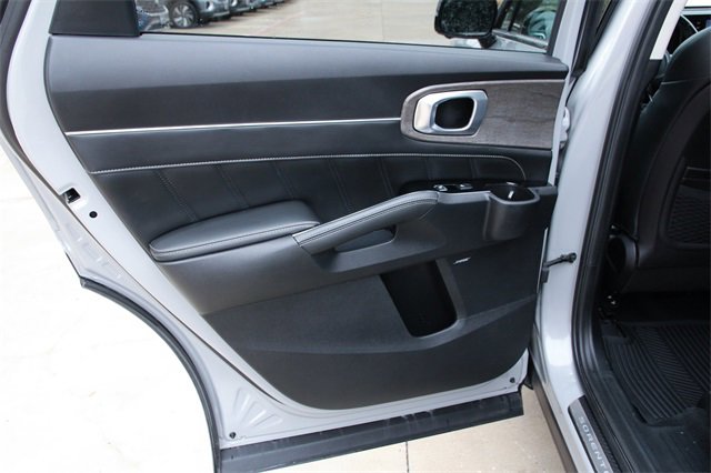 Used 2022 Kia Sorento SX Prestige image 37