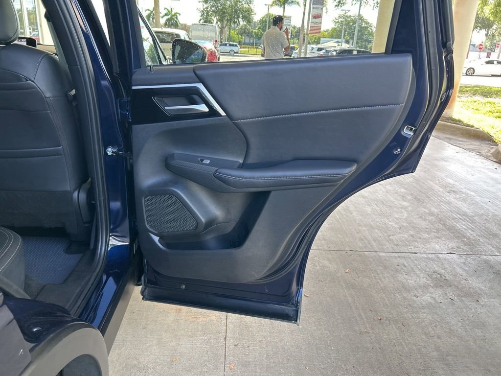 Used 2024 Mitsubishi Outlander SE AWD/4WD image 32