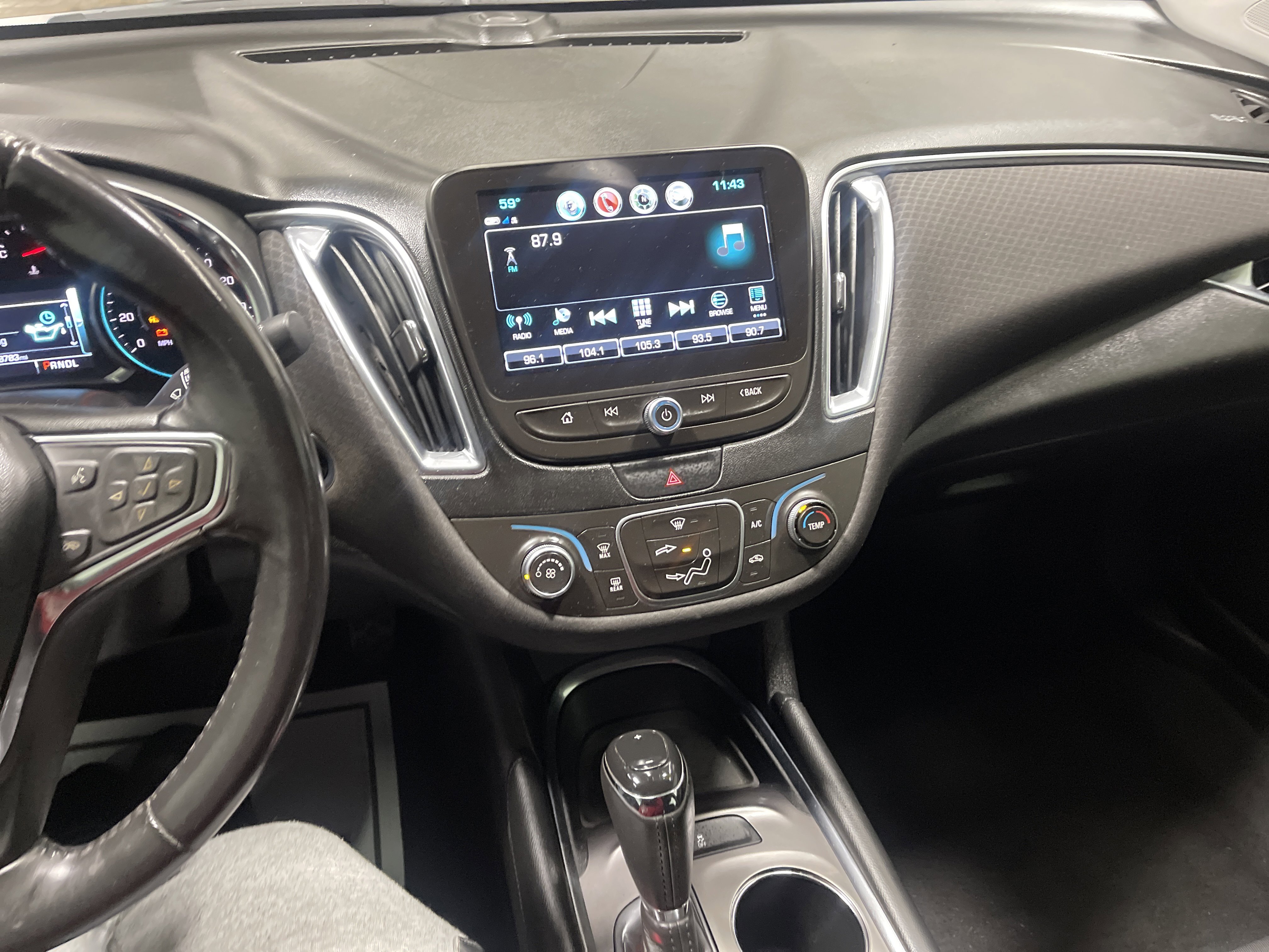 Used 2018 Chevrolet Malibu LT FWD image 28