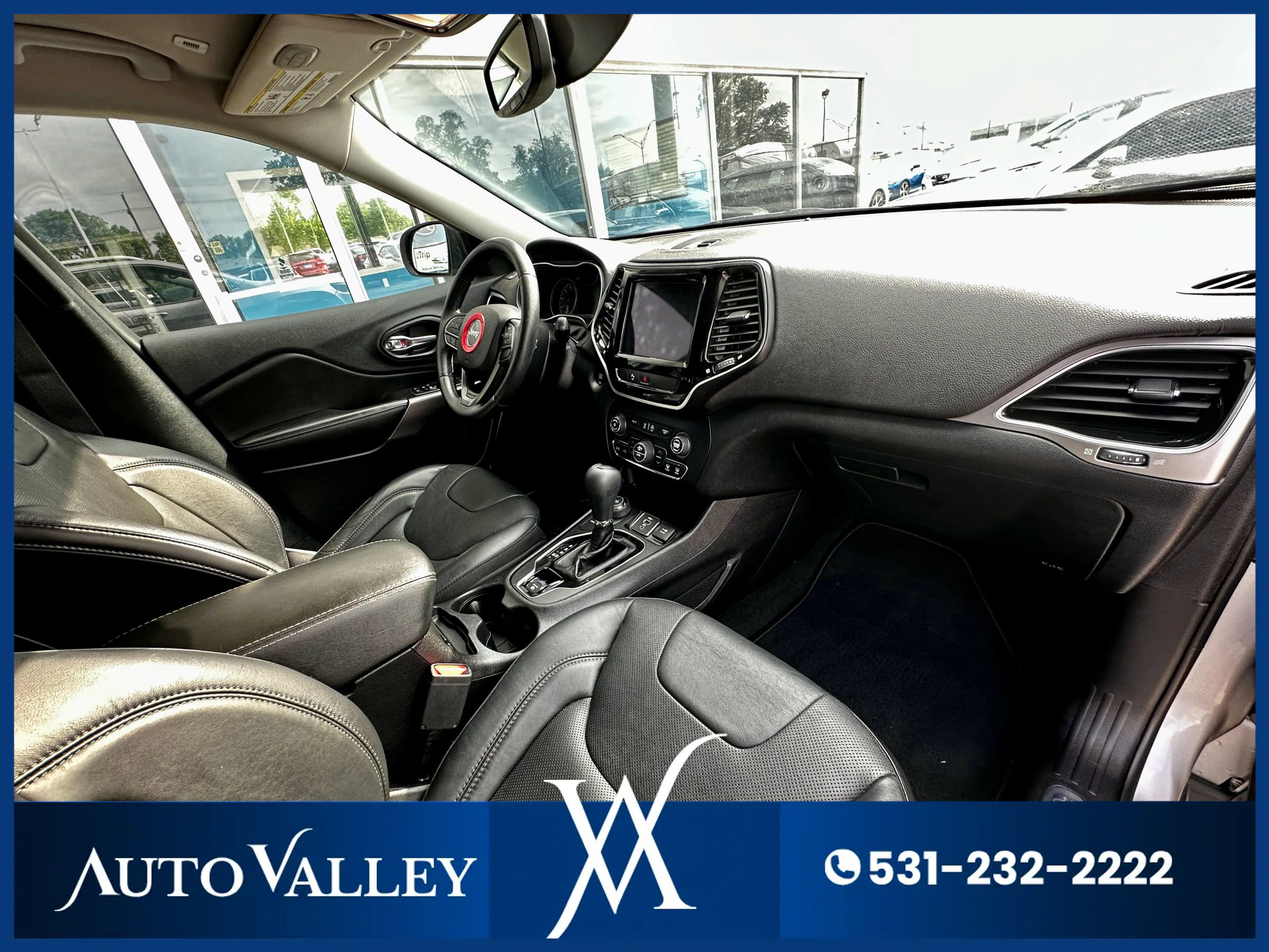 Used 2019 Jeep Cherokee Limited image 18