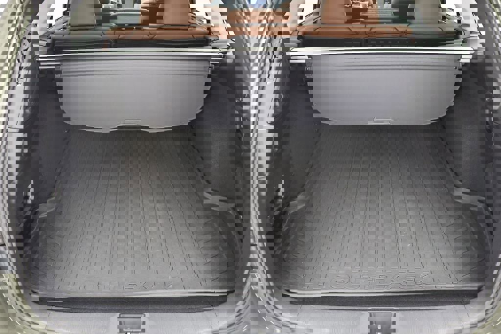 Used 2017 Subaru Outback 2.5i Touring w/ Popular Package #5A image 35