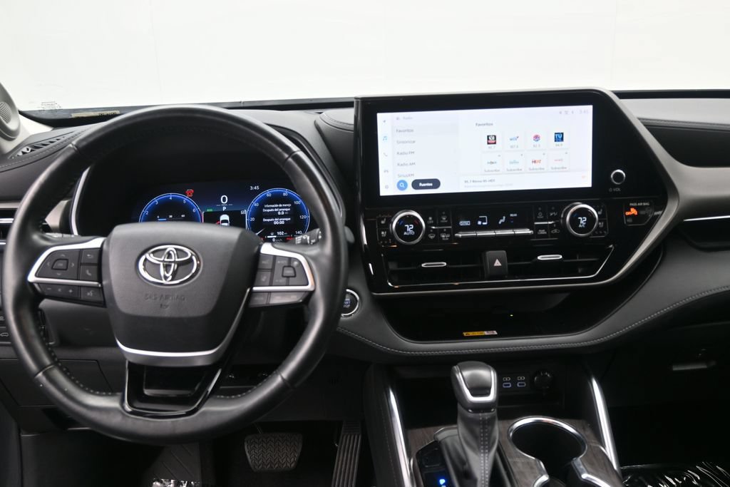 Used 2023 Toyota Highlander Limited FWD image 15