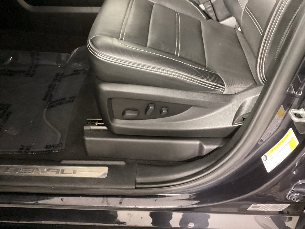 Used 2020 GMC Yukon XL Denali w/ Open Road Package image 18