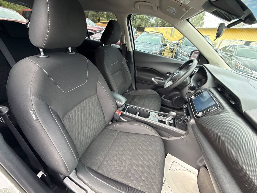 Used 2021 Nissan Kicks SV FWD image 16