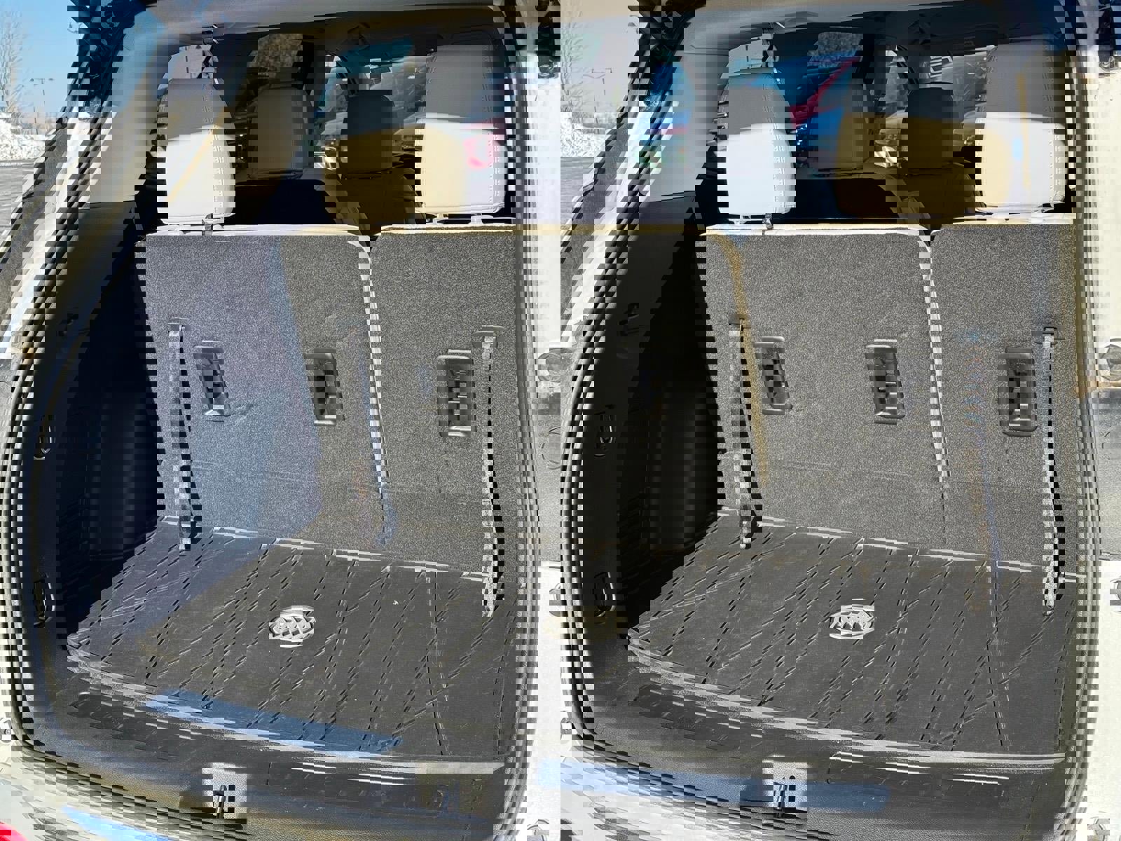 Used 2024 Buick Enclave Essence w/ Technology Package image 4