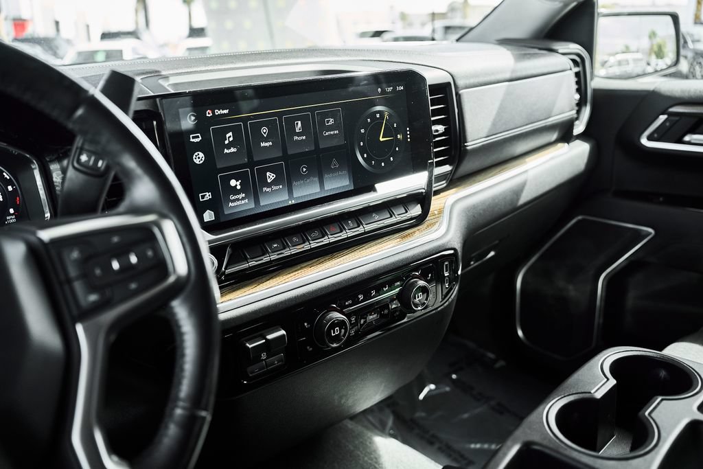 Used 2022 Chevrolet Silverado 1500 LT AWD/4WD image 25