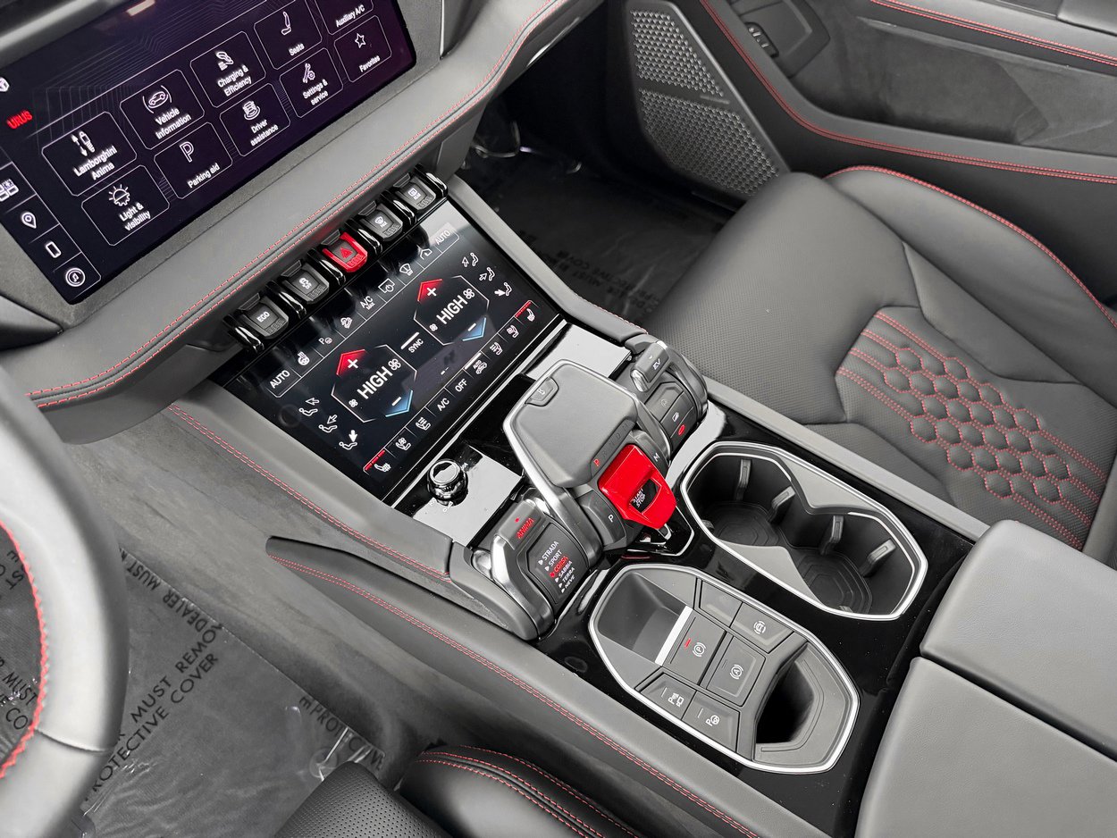 Used 2025 Lamborghini Urus S AWD/4WD image 19