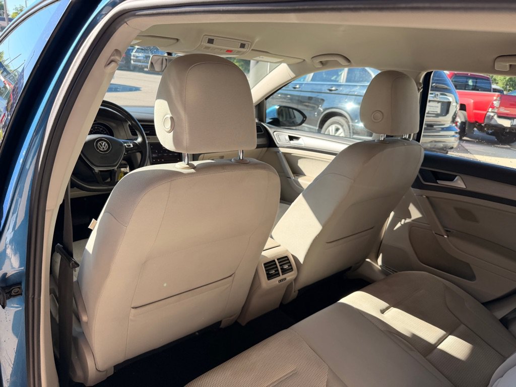 Used 2016 Volkswagen Golf S FWD image 11