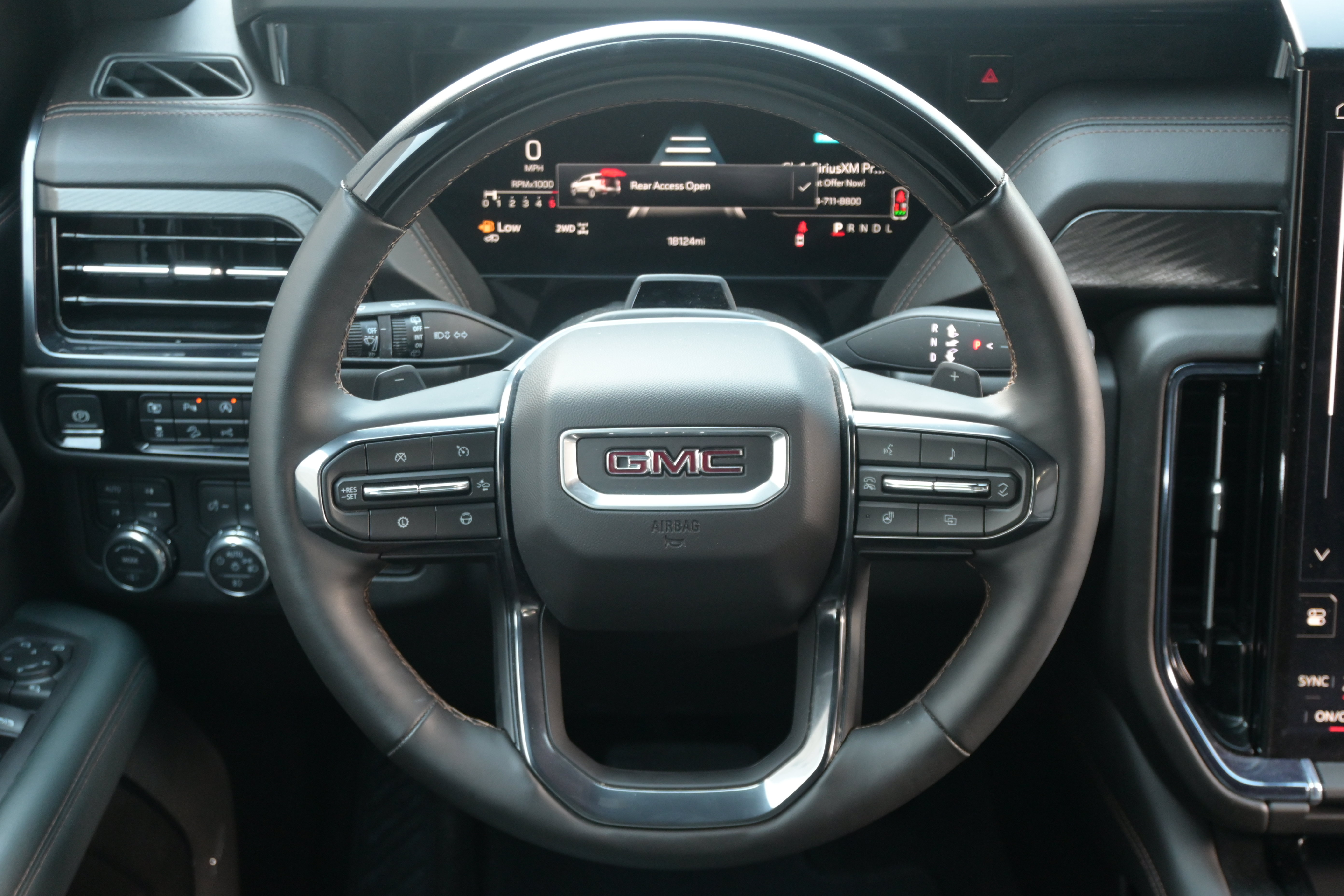 Used 2026 GMC Yukon AT4 AWD/4WD image 17