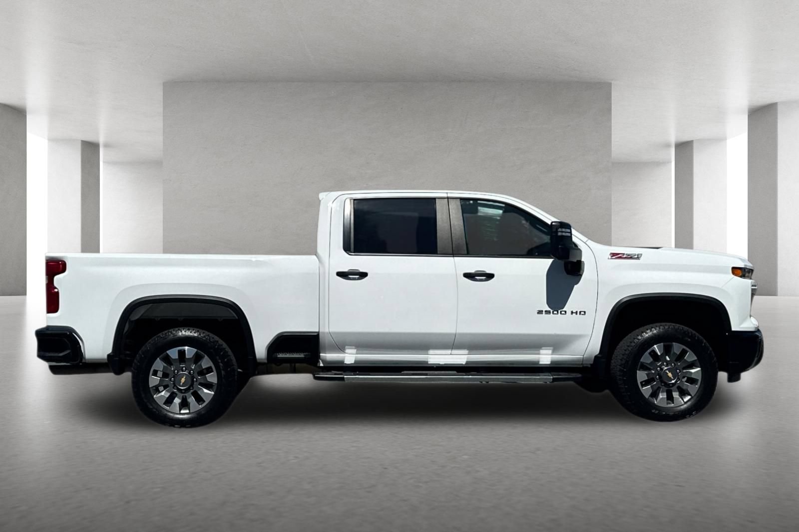 Used 2025 Chevrolet Silverado 2500 Custom w/ Z71 Off-Road Package AWD/4WD image 3