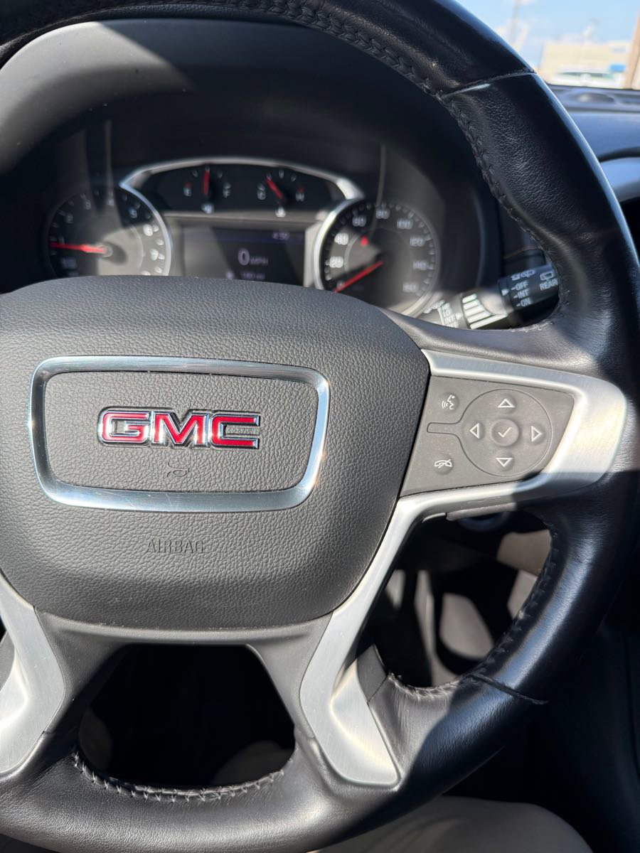 Used 2021 GMC Terrain SLT image 16