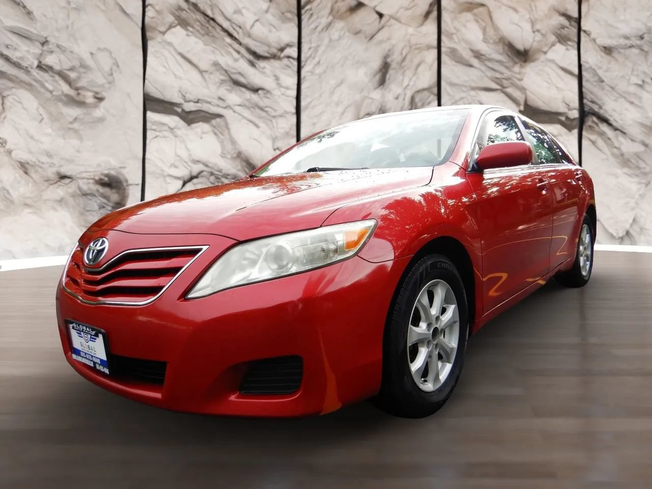Used 2011 Toyota Camry LE w/ LE Extra-Value Pkg FWD image 1
