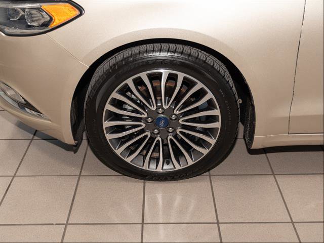 Used 2017 Ford Fusion SE w/ Fusion SE Technology Package image 6