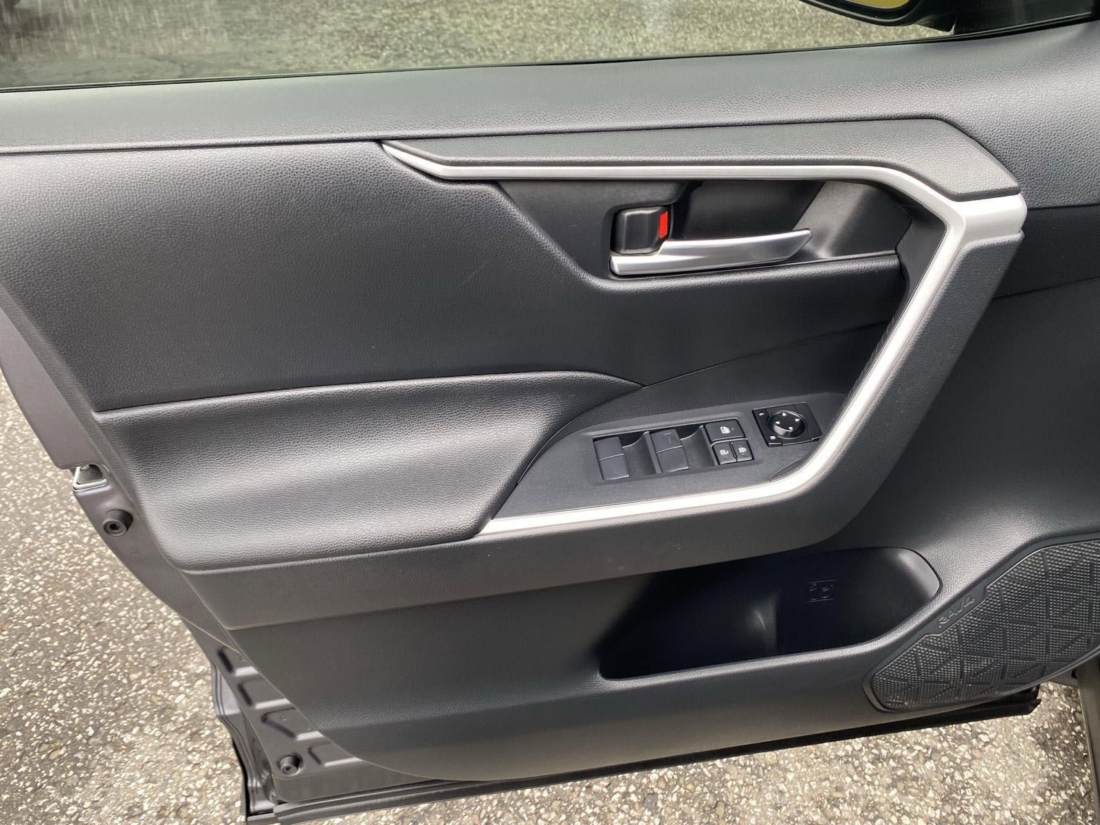 Used 2019 Toyota RAV4 XLE w/ All Weather Liner Package AWD/4WD image 17