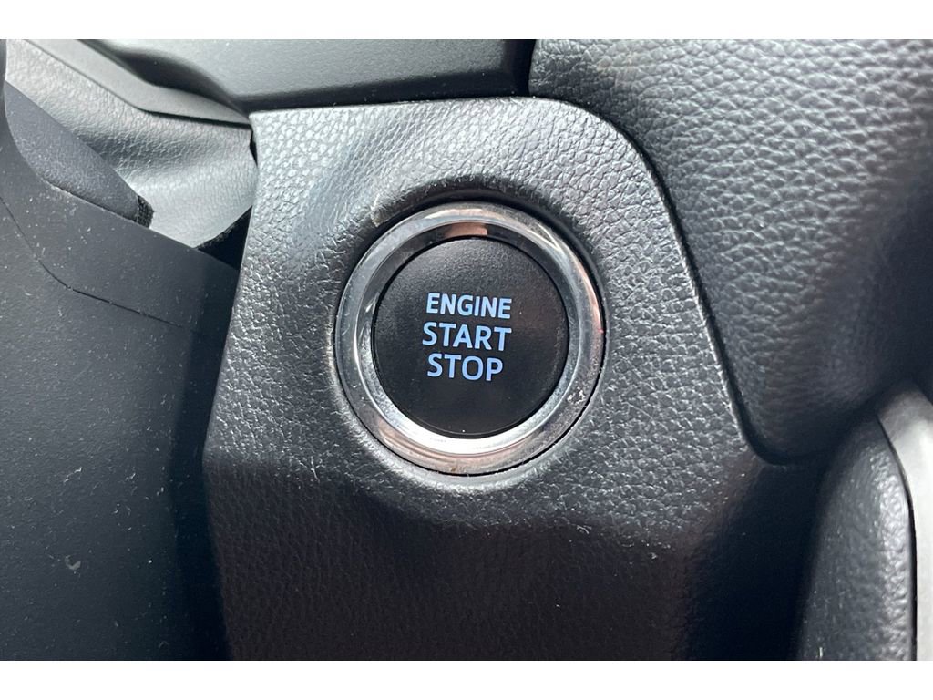 Used 2021 Toyota RAV4 XLE w/ Carpet Mat Package (TMS) image 33