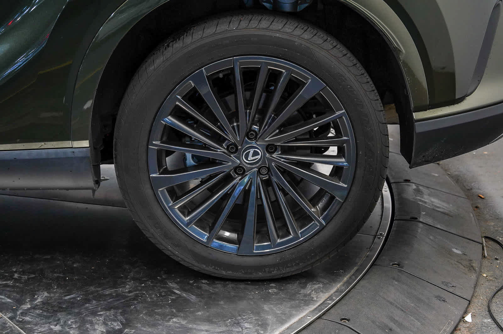 Used 2025 Lexus RX 350 Premium w/ Convenience Package FWD image 10