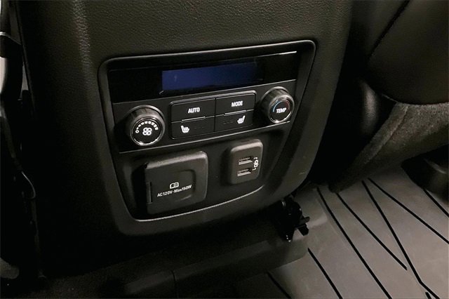 Used 2024 Buick Enclave Avenir image 30