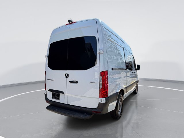 Used 2024 Mercedes-Benz Sprinter 2500 image 4