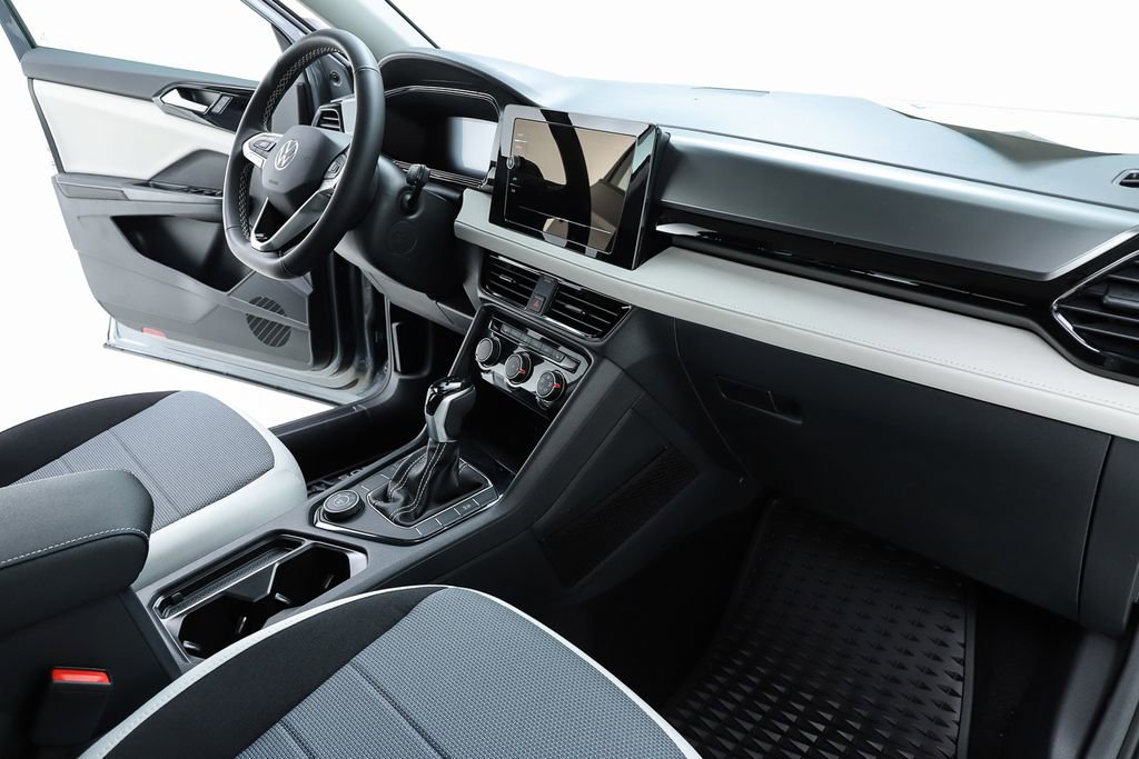 New 2025 Volkswagen Taos S image 32