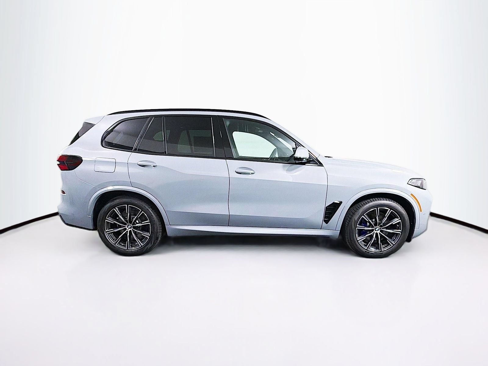 New 2026 BMW X5 xDrive50e w/ M Sport Package AWD/4WD image 8